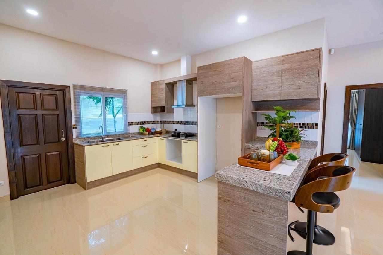 Silverlake Oasis : Pool Villa Praia de Jomtien Exterior foto