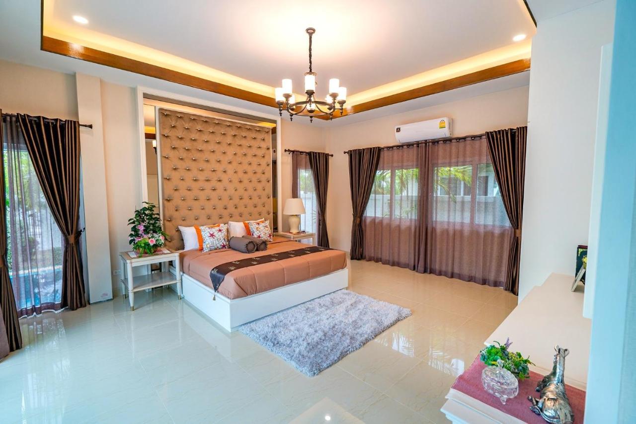 Silverlake Oasis : Pool Villa Praia de Jomtien Exterior foto